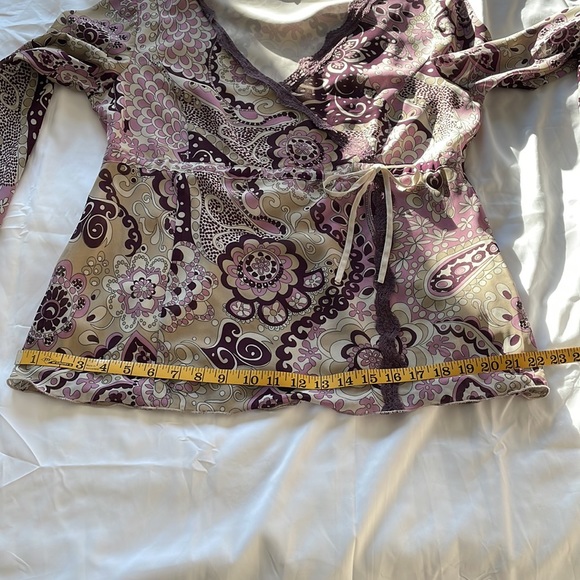 Apt.9 Career V-Neck Fully Lined Top Lace trim flared sleeves- tan & purple- L - Picture 10 of 15